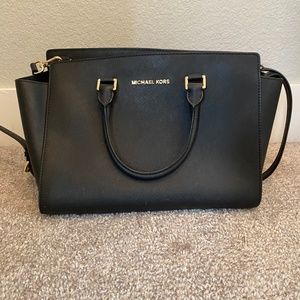 Michael kors black purse
